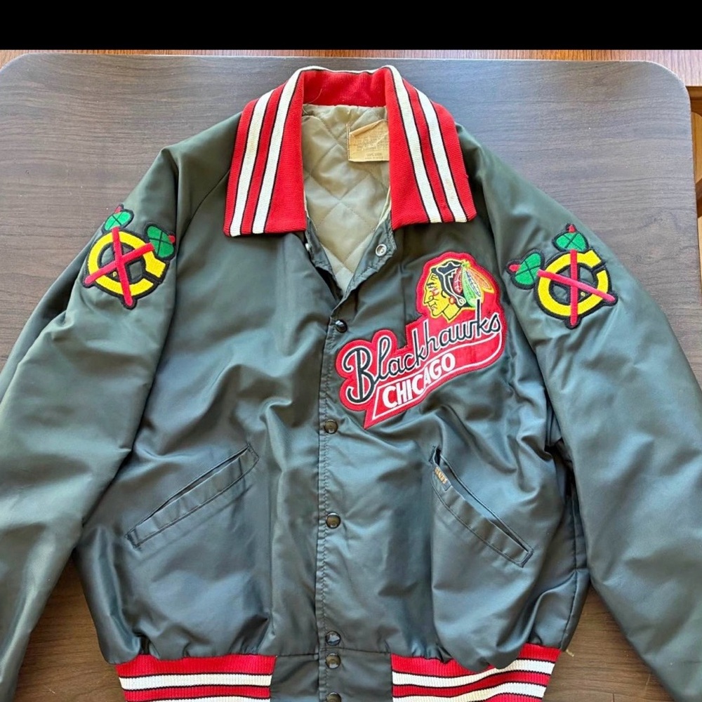 RARE VINTAGE XL Chicago Blackhawks Men’s Black Satin Bomber Jacket with Red Trim
